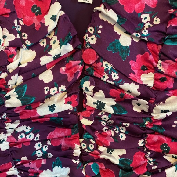 Floral Print V-Neck Crop Top - Picture 5 of 7
